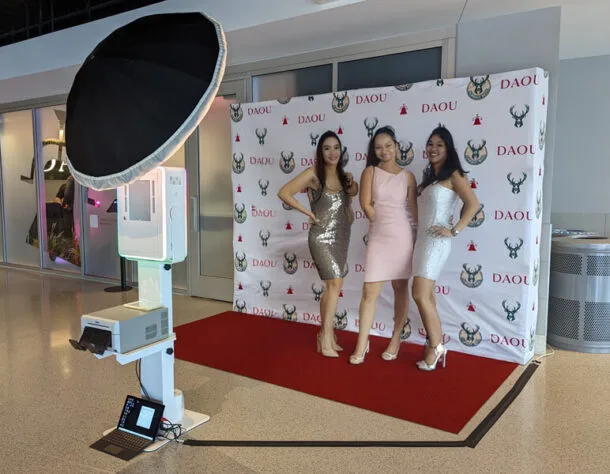 Photo Booth 610x474.jpg