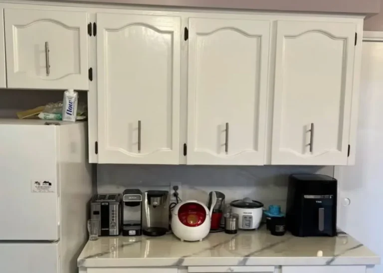 kitchen cabinet painting in vancouver BC 768x549