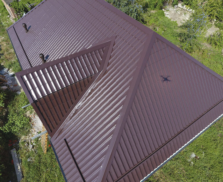 metal roof 2 768x625