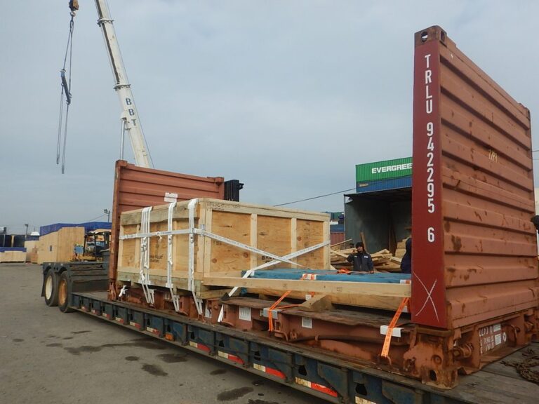 moving boxes overseas 768x576