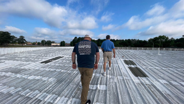 roof replacement contractor 768x433