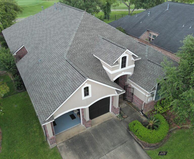 roofing contractors 768x629