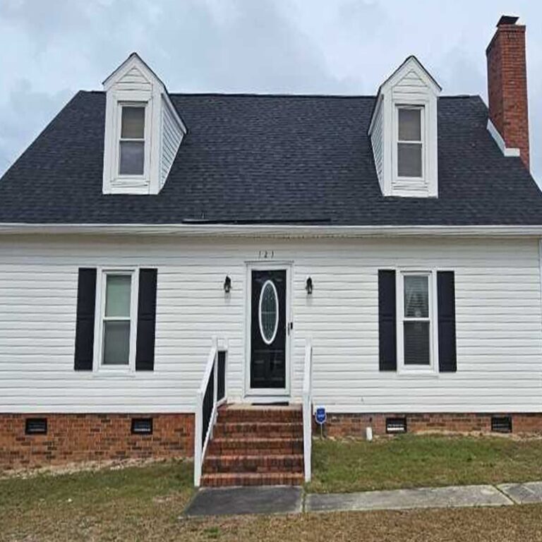 roofing repair company 768x768